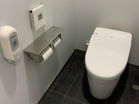 トイレは節水型タンクレスを設置